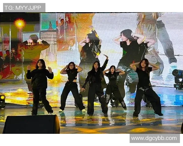 南京街舞队在世界街舞大赛中的灵活性表现引发热议与赞赏