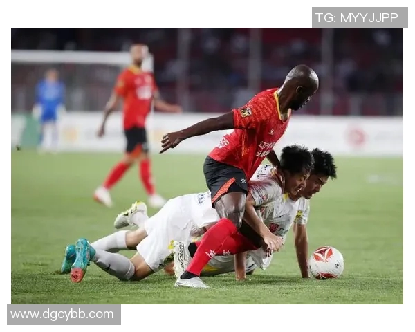 广州足球队区域防守战术解析及其在比赛中的应用与成效分析