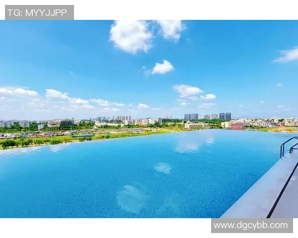 泳池畔的清凉世界:探索夏日畅泳与健康生活的完美结合